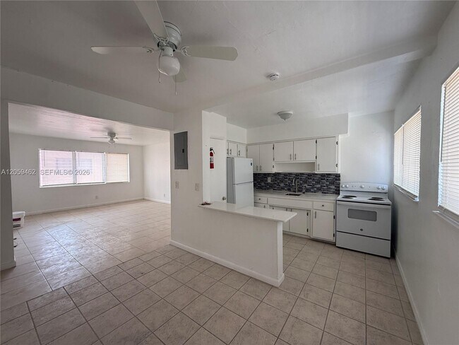 Building Photo - 744 85th St