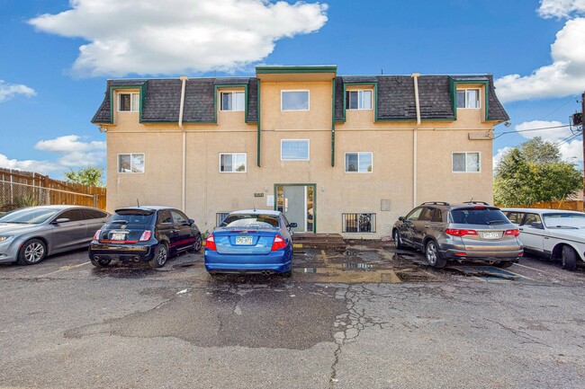 Building Photo - 3604 E Uintah St