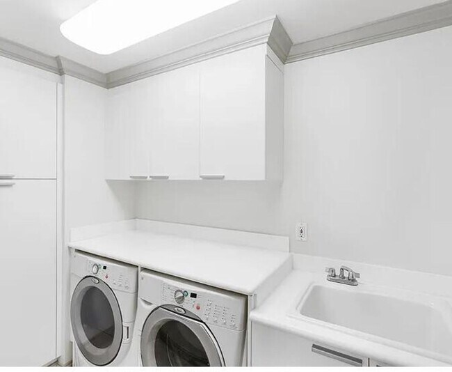 Building Photo - 3800 N Ocean Dr