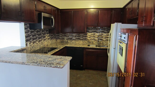 Building Photo - 10961 Palms Blvd