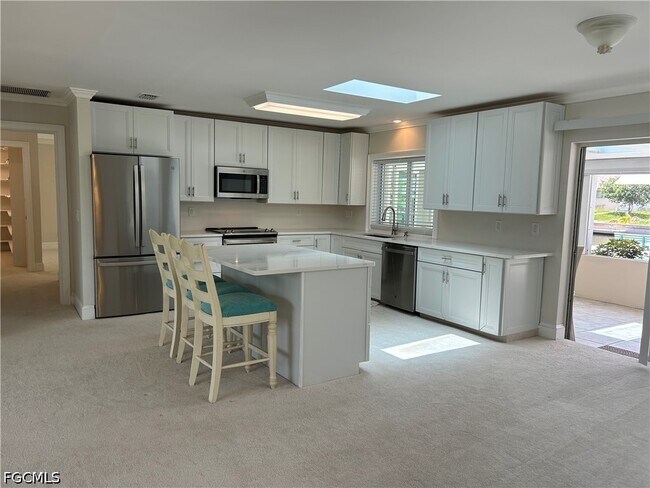Building Photo - 225 3rd St W