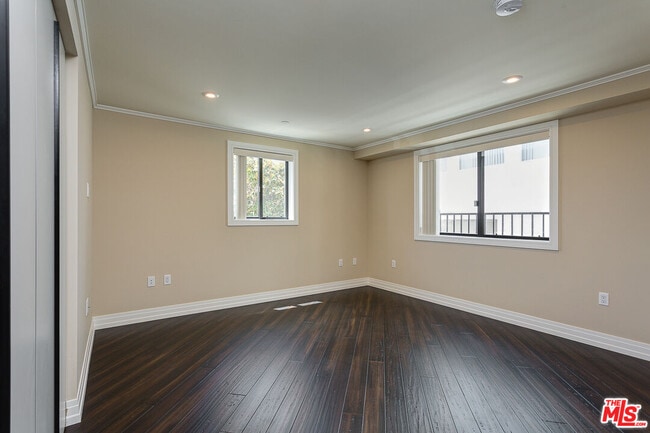 Building Photo - 1211 9th St