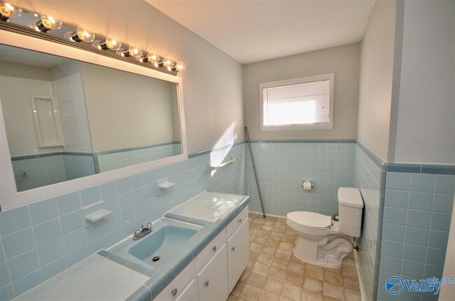 Building Photo - 804 Hodges St NW