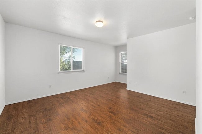 Building Photo - 12401 Drummond Dr