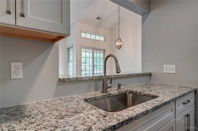 Building Photo - 2404 Pipers Ct
