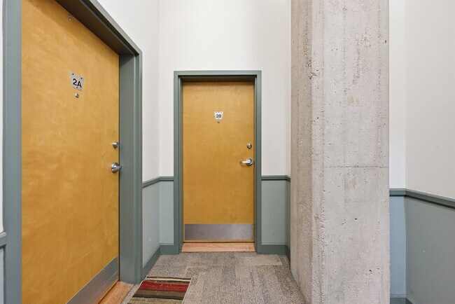 Building Photo - $3,644.95, 2 Beds - 1 Bath, Condo in Denver with Washer and Dryer!