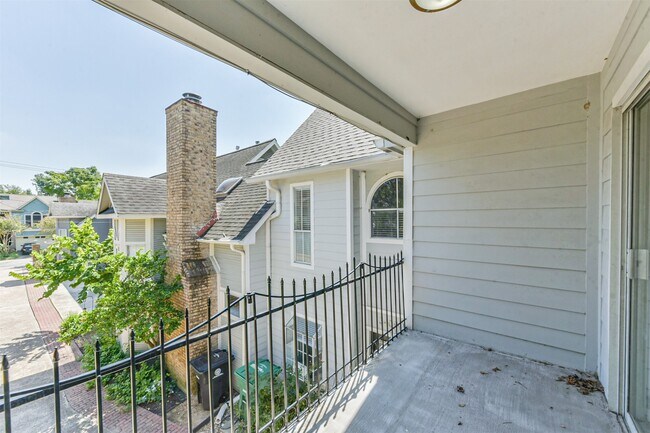 Building Photo - 3409 Northwood St