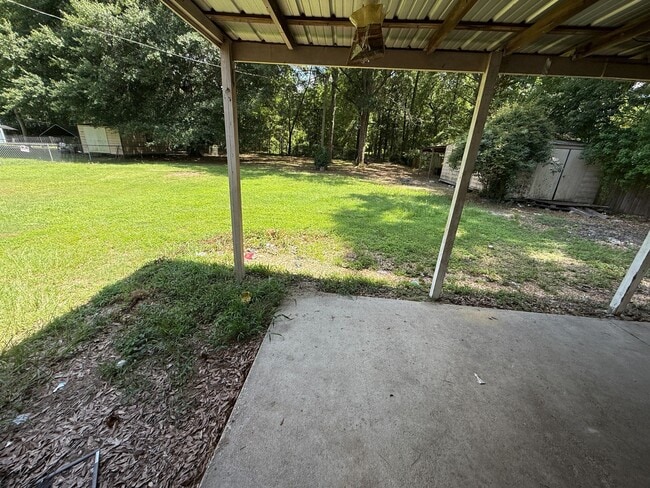 Building Photo - 3820 Donna Dr