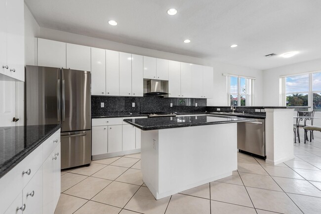 Building Photo - 102 Ibisca Terrace