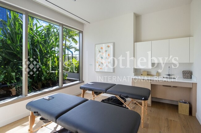 Building Photo - Ae'o #2710  |  Honolulu, HI