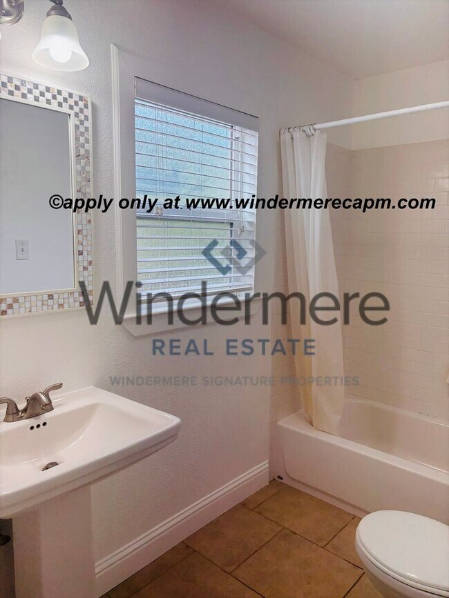 Building Photo - Charming, Bright & Clean 2-Story Home with Dual Balconies on 37th St!