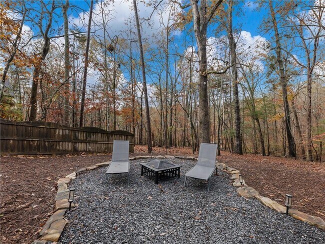 Building Photo - 7328 Ivy Cir