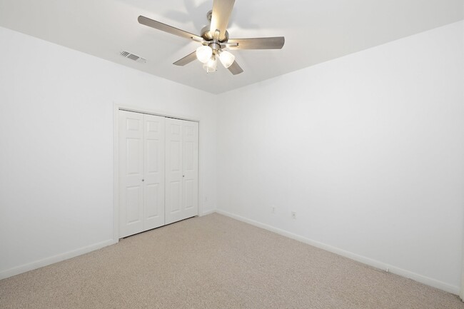 Building Photo - 2445 Monarch Dr