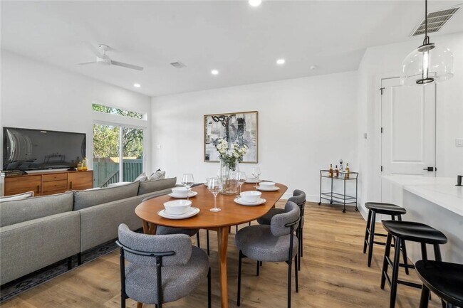 Building Photo - 3117 Evella St