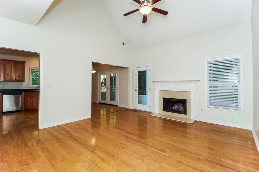 Building Photo - 58 Yosemite Ln