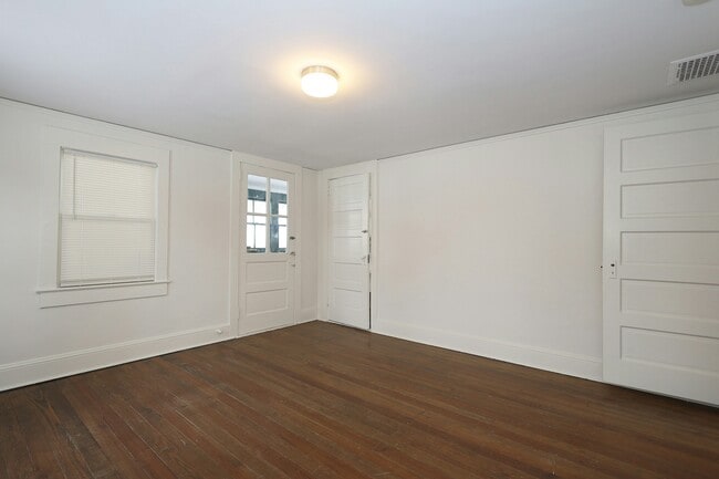 Building Photo - 48 W Branchville Rd