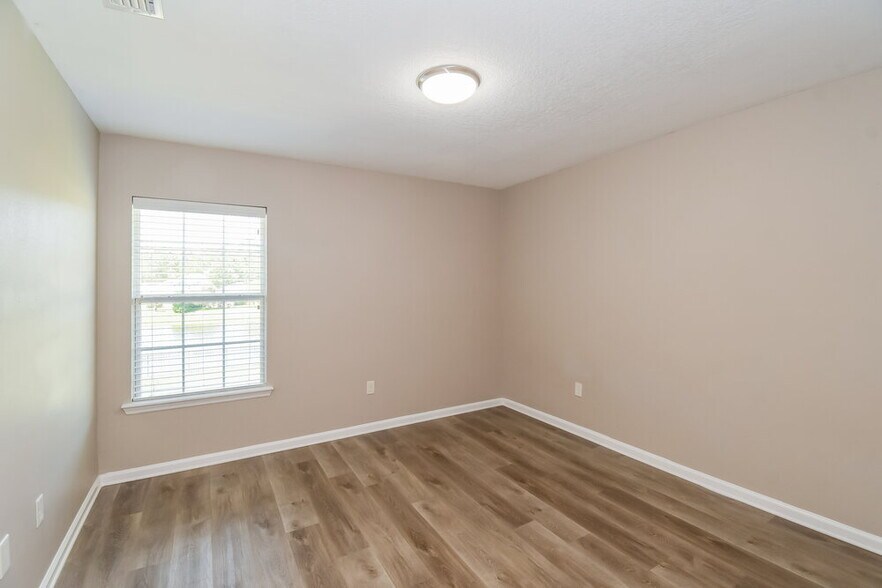 Building Photo - 75047 Brookwood Dr