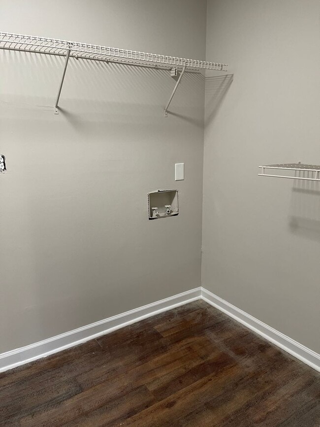 Building Photo - Live on Maple