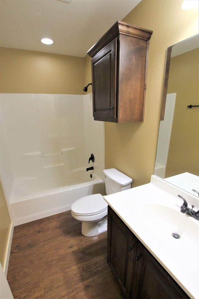 Building Photo - 3 Bedroom, 2 Bathroom Town Home in Tyler!