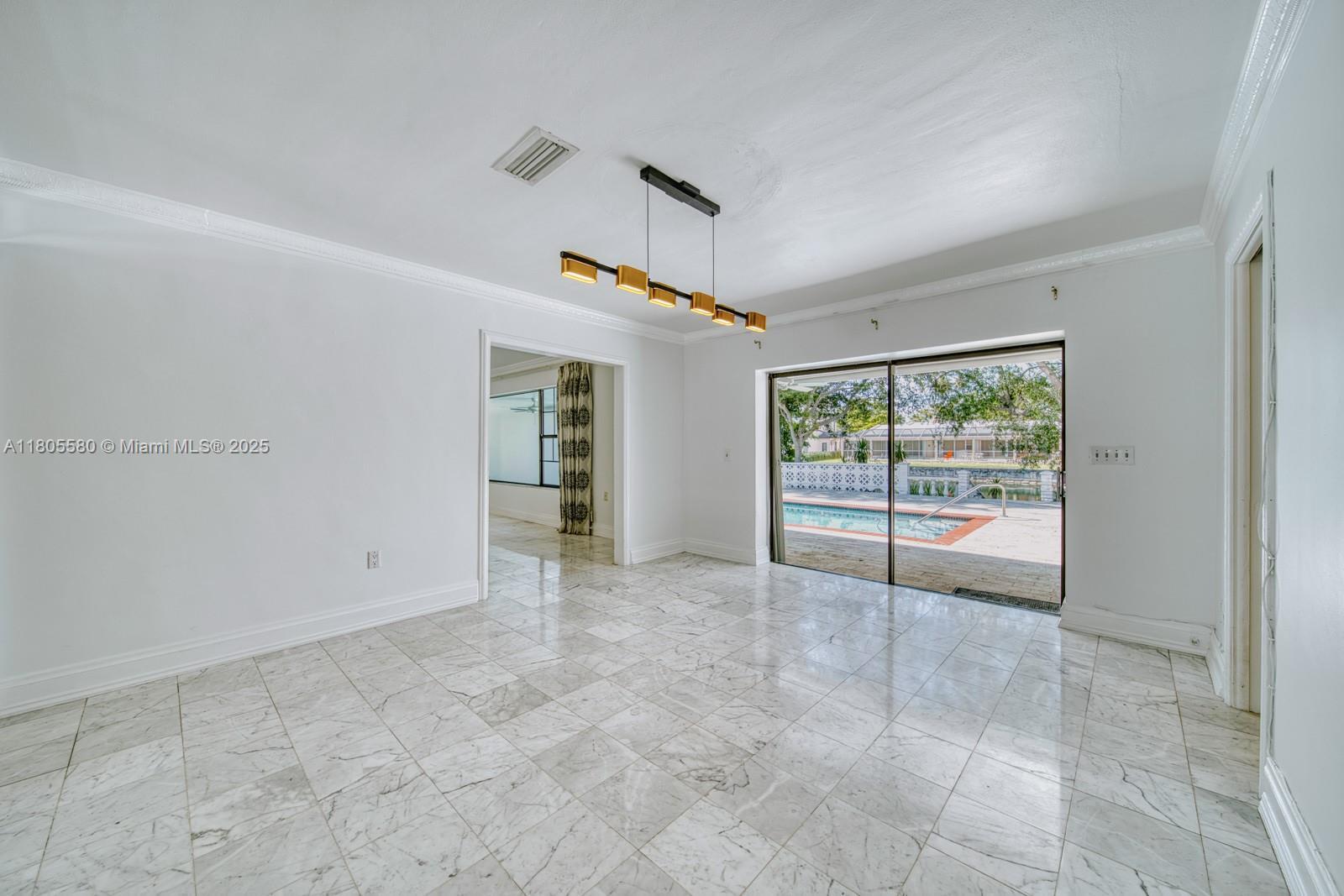Building Photo - 1442 Coruna Ave