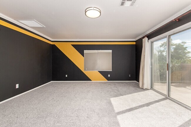 Building Photo - 4 Bedroom 2.5 Bath w/3 Car Garage in Superstition Springs****$1000 off first months rent if rente...