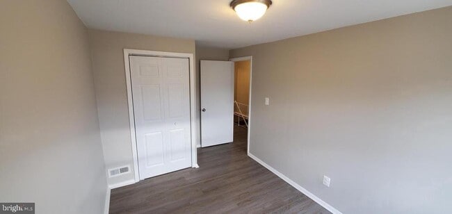 Building Photo - 2123 Jasmine Rd