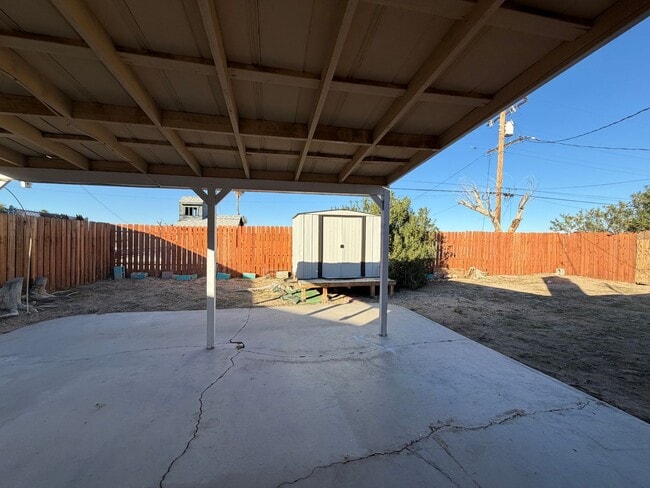 Building Photo - Spacious 3 Bedroom 2 Bathroom House For Rent