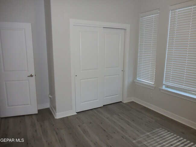 Building Photo - 7405 Norte Portugal Ln
