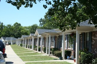 Building Photo - Colts Crossing Apartments