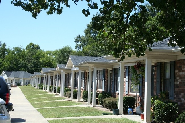 Primary Photo - Colts Crossing Apartments