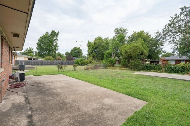 Building Photo - 3025 NW 67th St