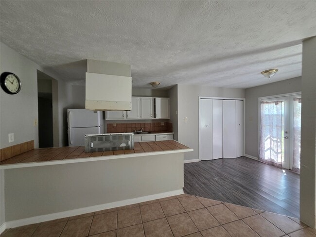 Building Photo - 6918 Kearney Dr