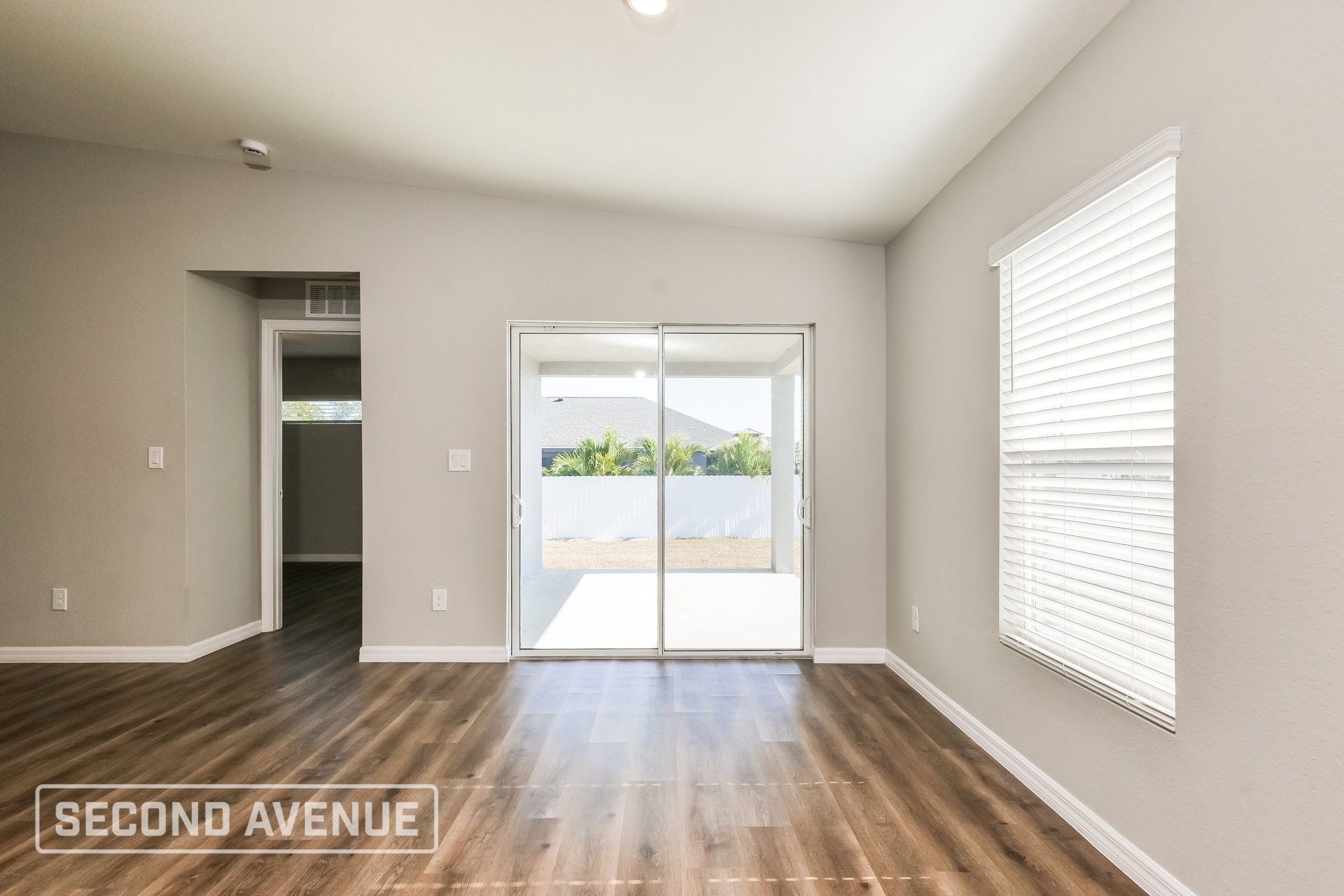 Building Photo - 1013 NE 2nd Ave