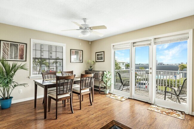 Building Photo - Palms at Waters Edge 3336-J8