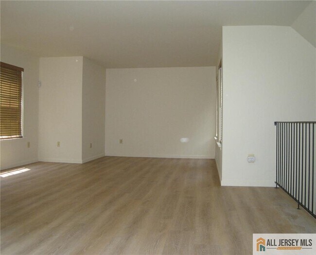 Building Photo - 1218 Plymouth Rd