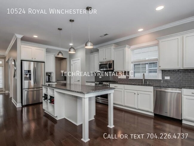Building Photo - 10524 Royal Winchester Dr