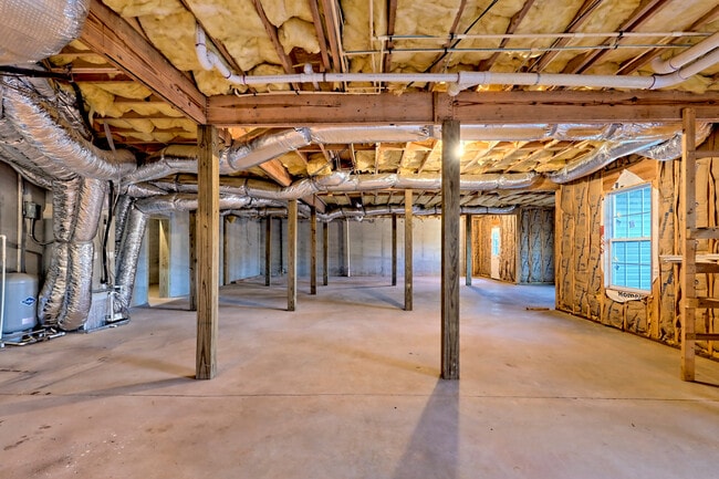 Building Photo - 150 Blue Jay Rd