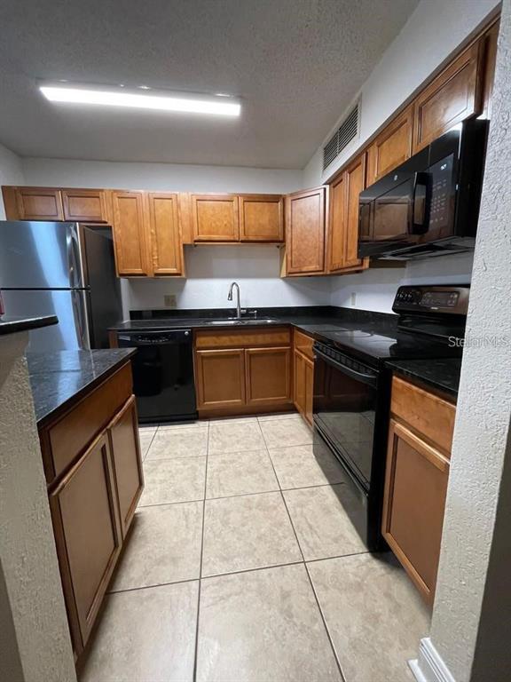 Building Photo - 420 Forestway Cir