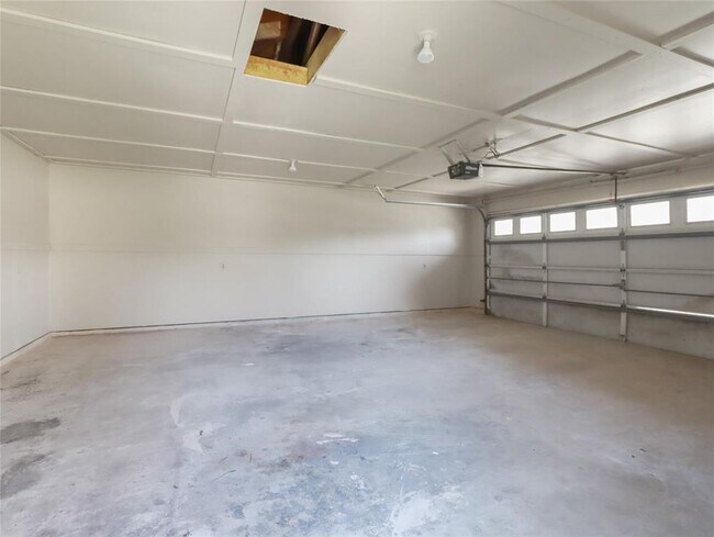 Building Photo - 7401 Hwy 6