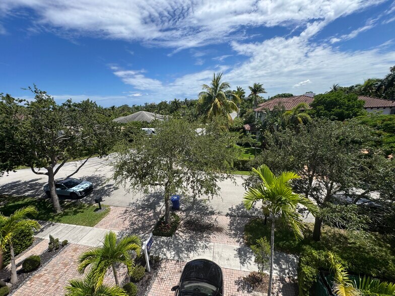 Building Photo - 2515 NE 18th St