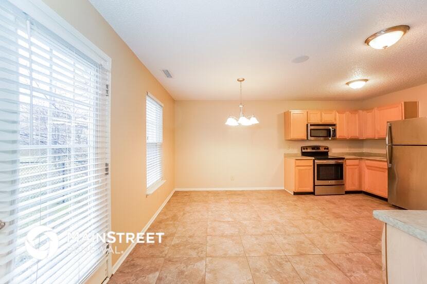 Building Photo - 10806 Woods Dr