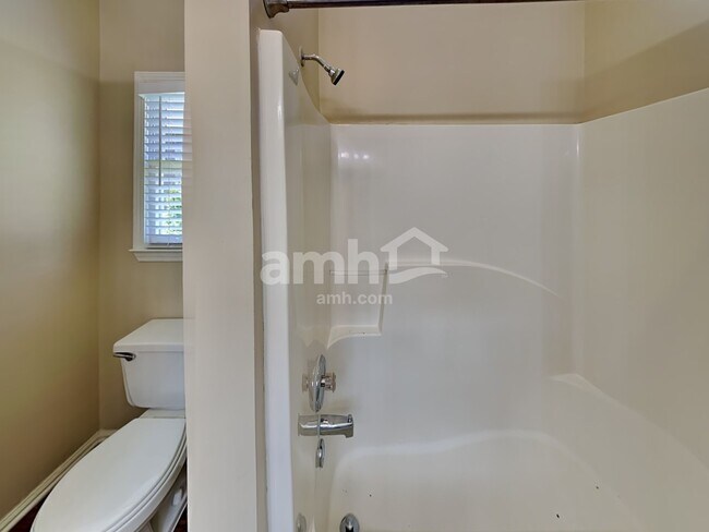 Building Photo - 7270 Wyngate Dr