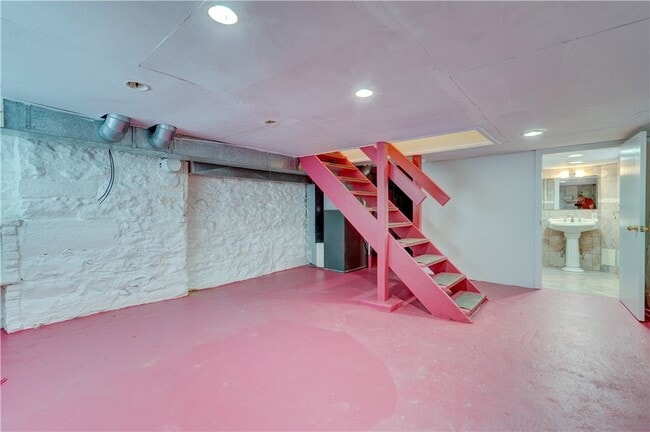 Building Photo - 5264 Dresden Wy