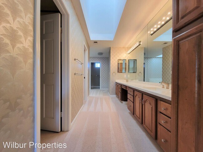 Building Photo - 3 br, 2.5 bath House - 3 Oliver Court