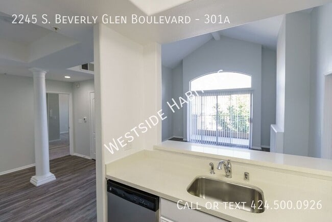 Building Photo - 2245 S Beverly Glen Blvd
