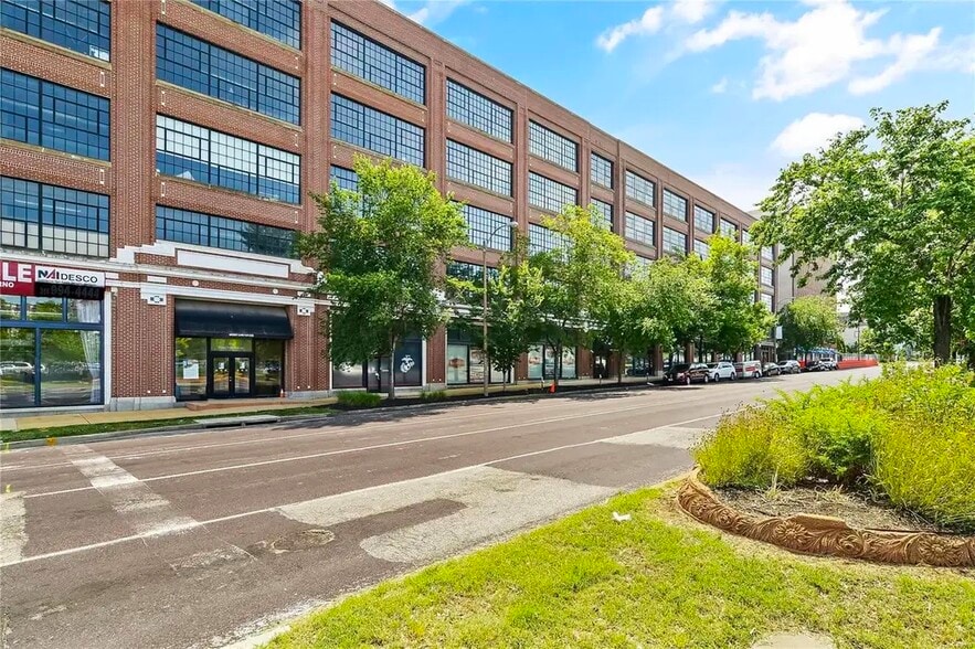 Building Photo - 4100 Forest Park Ave