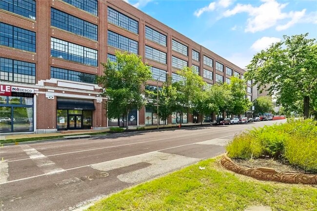 Building Photo - 4100 Forest Park Ave