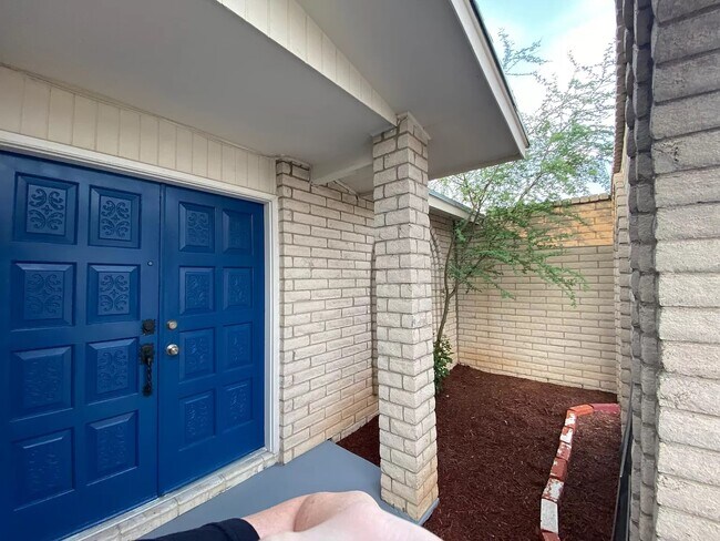 Building Photo - 10801 Havenrock Dr