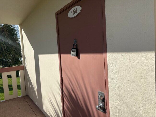 Building Photo - 154 Preston Way