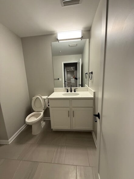 Building Photo - 1504 Ewing Pk Lp